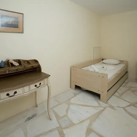 Kamares Vacation Villas * Ájosz Romanósz